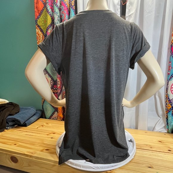 NWOT XHILARATION GRAY SHORT SLEEVE TEE WITH LARGE GEM EMBLESHIMENTS. SIZE L - Picture 4 of 5